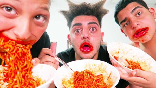Samyang Υπερ- Καυτερά Noodles με γεύση Κοτόπουλο - Κimchi 135γρ. - Image 2