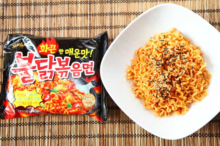 Samyang Υπερ- Καυτερά Noodles με Γεύση Κοτόπουλο! 140γρ. - Image 3